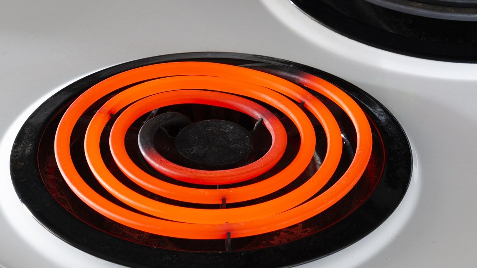 How to Clean Your Stove's Drip Pans