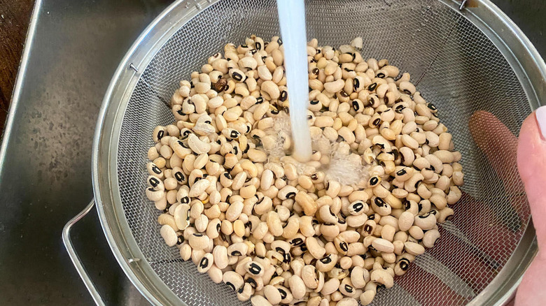 black-eyed peas in colander