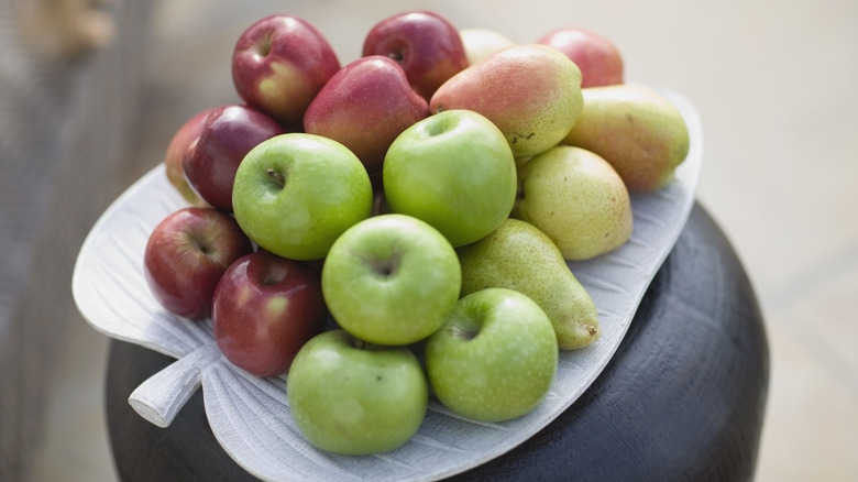 pile of apples and pears