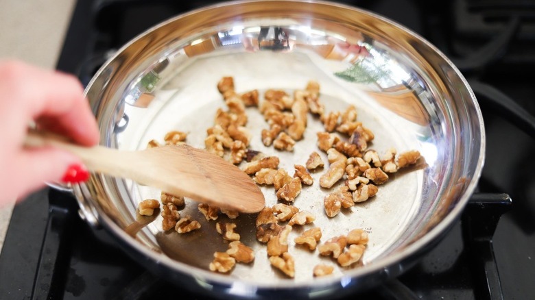 roasting walnuts in pan