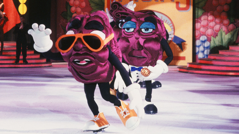 California Raisins mascots ice skating