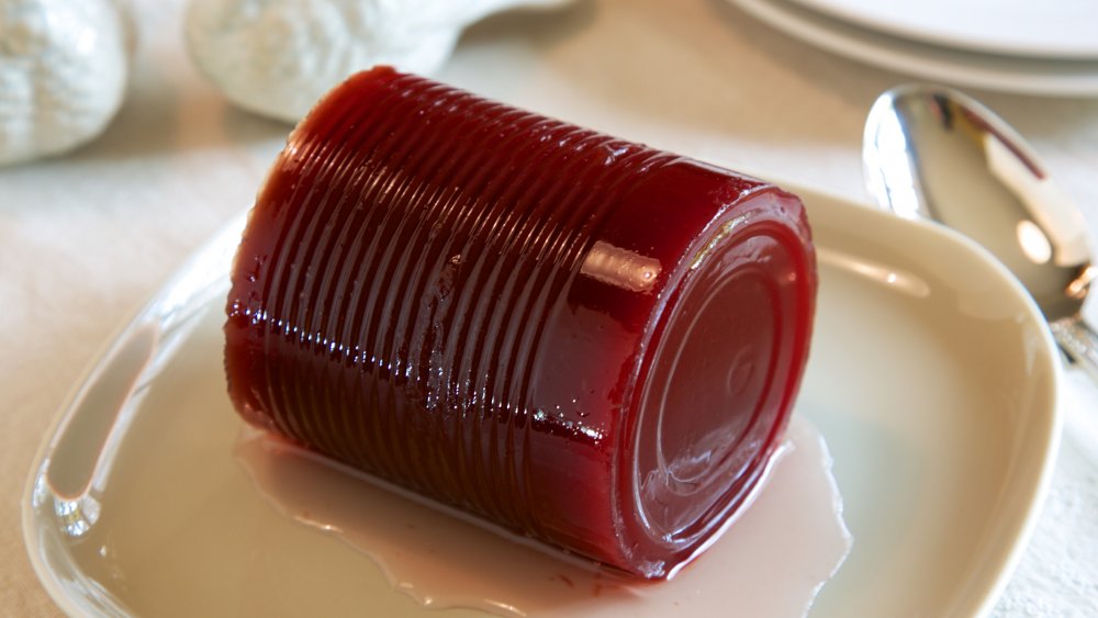 Canned cranberry sauce