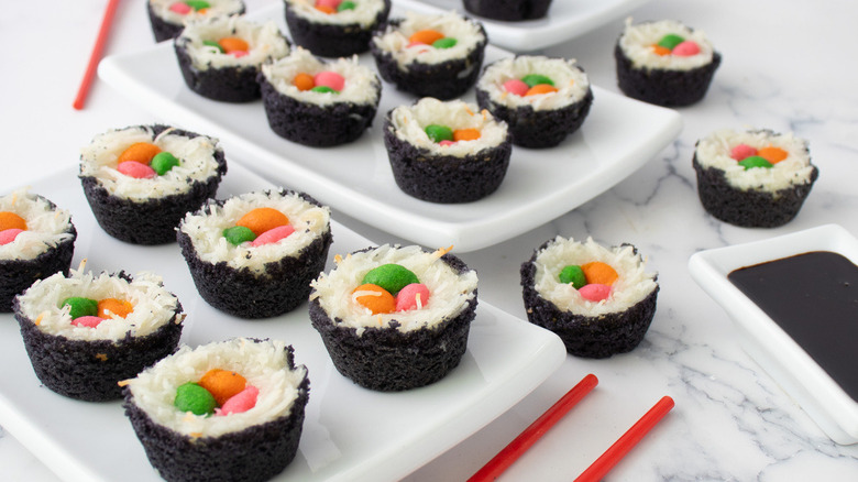 sushi cookies with chocolate syrup