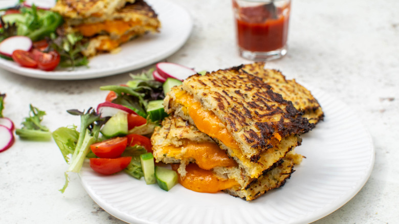 Grilled cheese on cauliflower bread