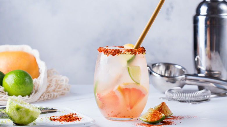 mescal cocktail with grapefruit