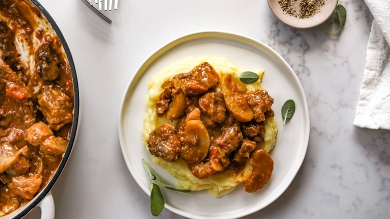 Braised Pork And Apple Casserole