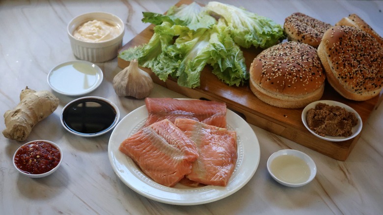 grilled salmon sandwich ingredients
