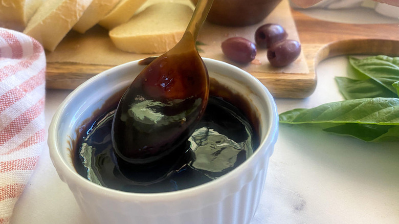 balsamic glaze in spoon