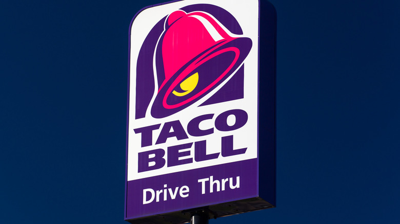 Taco Bell restaurant sign