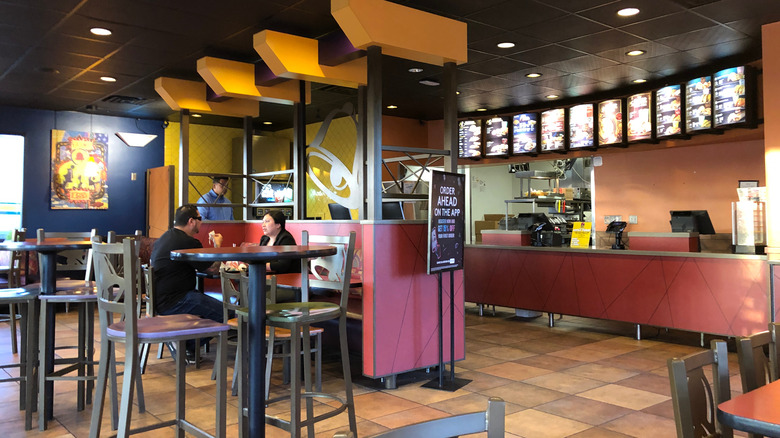 taco bell interior