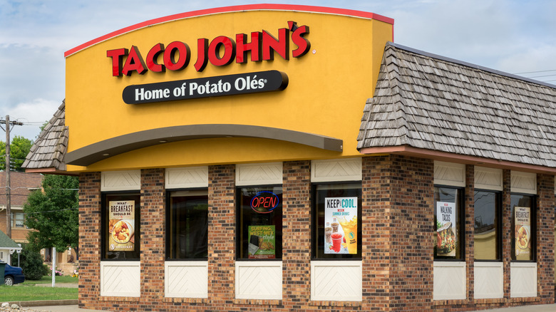 Taco John's store front