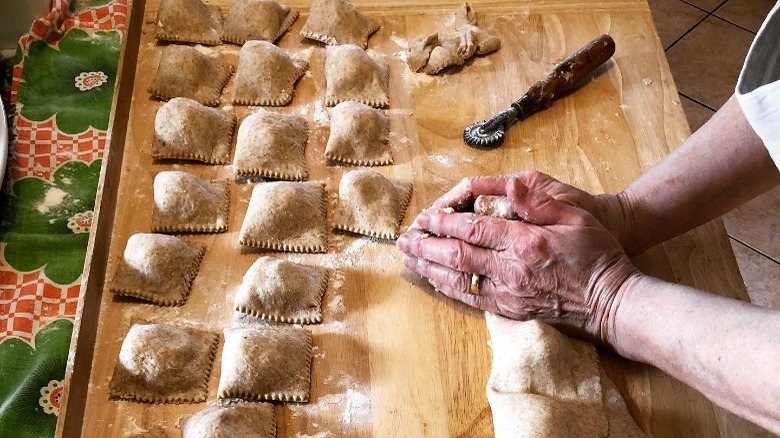 handmaking kropfen ravioli with flour