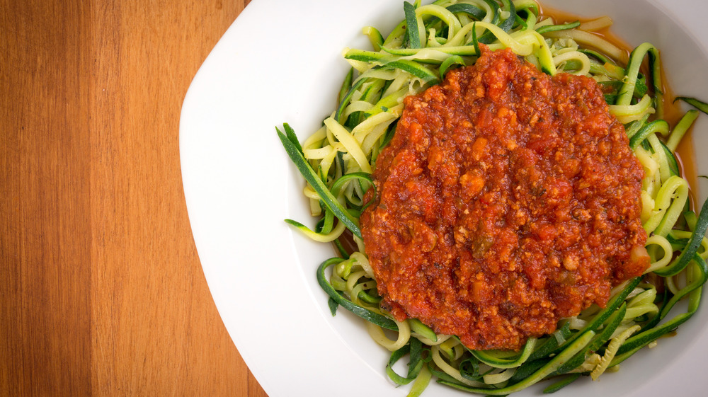 Zucchini spirals and tomato sauce