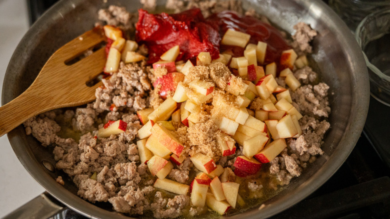 sloppy joe mixture before stirring