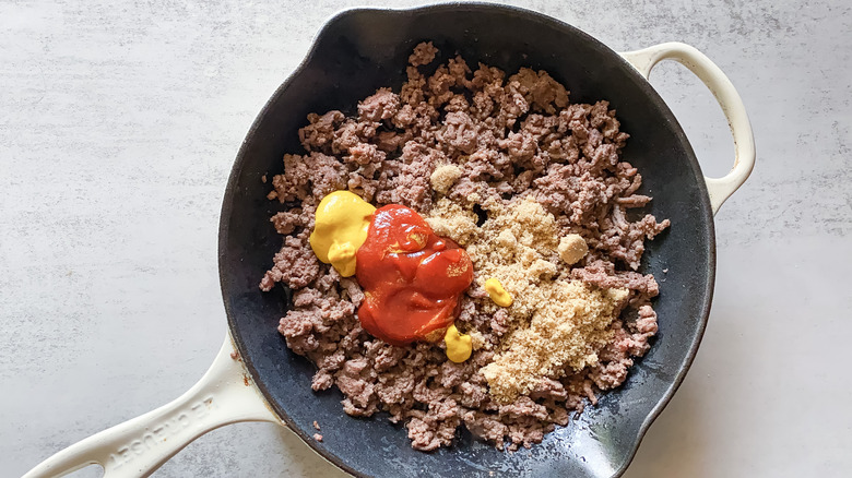 sloppy joe filling in pan