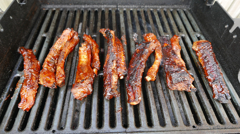 tender grilled spare ribs