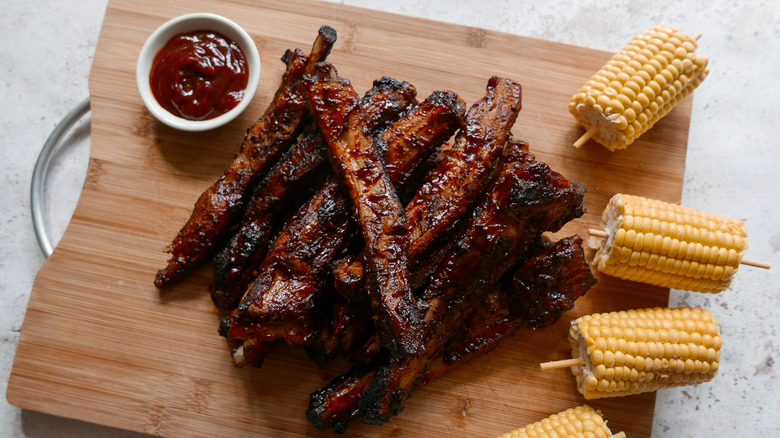 spare ribs on platter