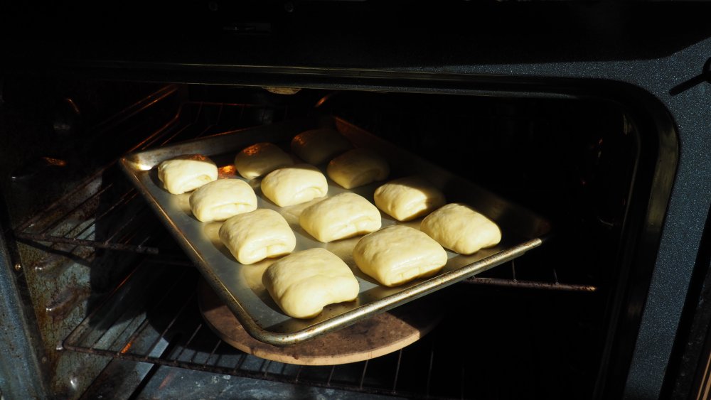 how to bake texas roadhouse rolls