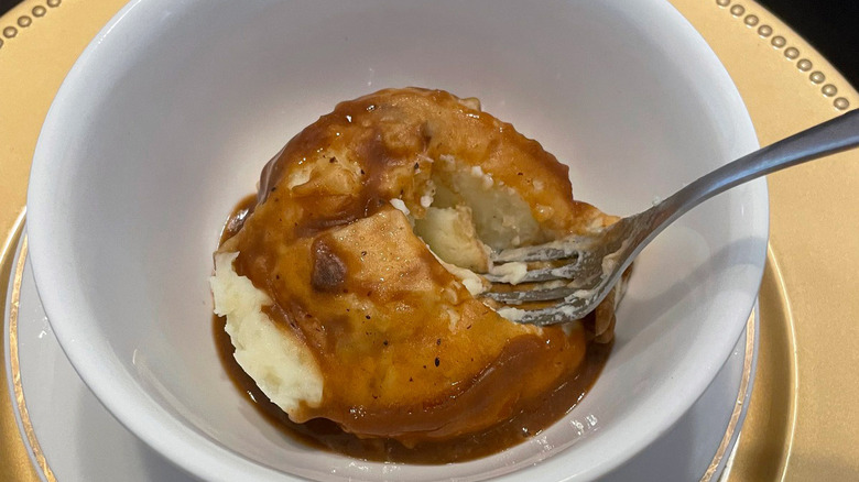 mashed potatoes in bowl