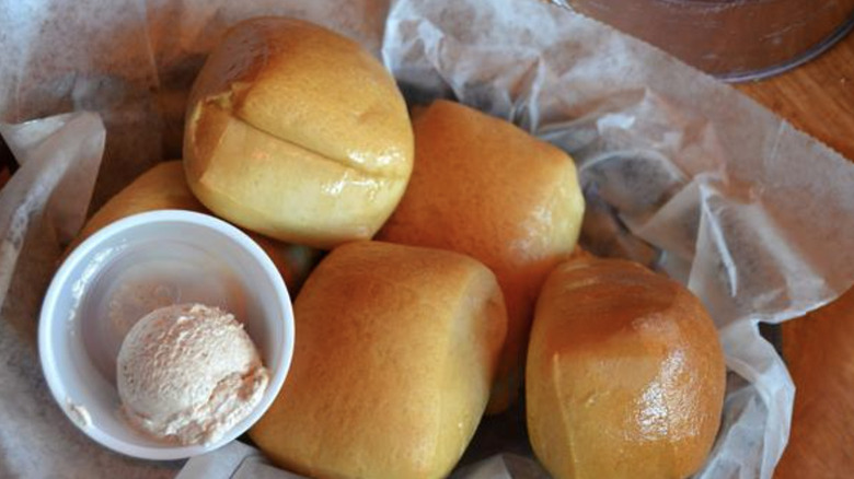 Texas Roadhouse yeast rolls