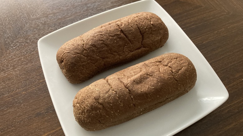 Outback Steakhouse table loaves