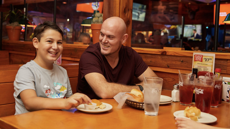 Family dinner at Texas Roadhouse