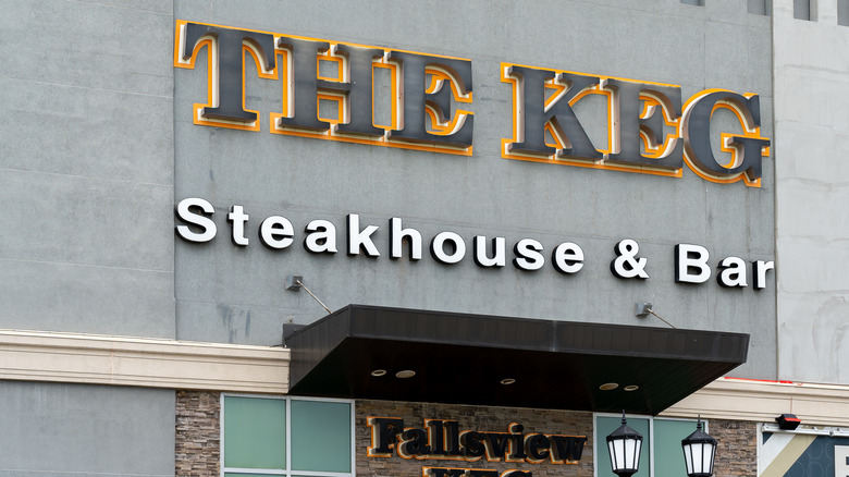 Texas Roadhouse Vs The Keg Steakhouse: Which Is Better?