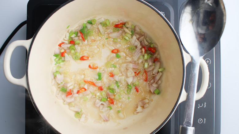 veggies in saucepan 