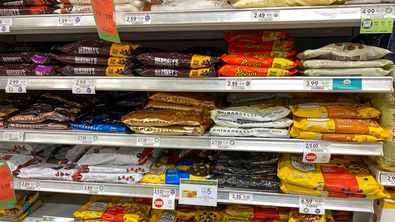 publix display of chocolate