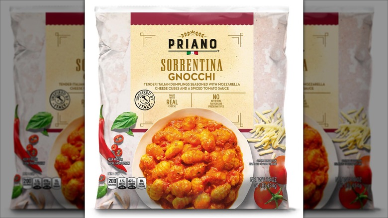 Bag of gnocchi with cheese and tomato sauce