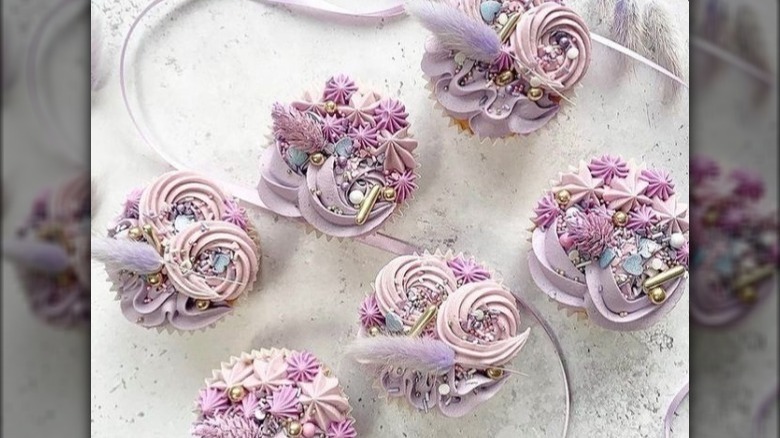 fancy decorated cupcakes