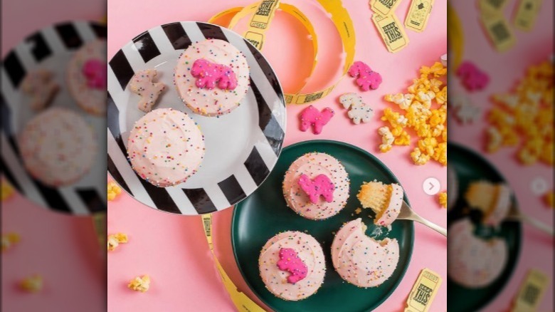 animal cupcakes on sprinkles plates