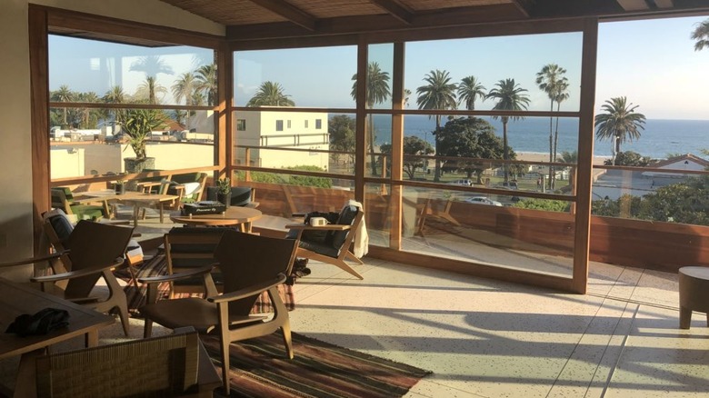 dining room with ocean view from Elephante