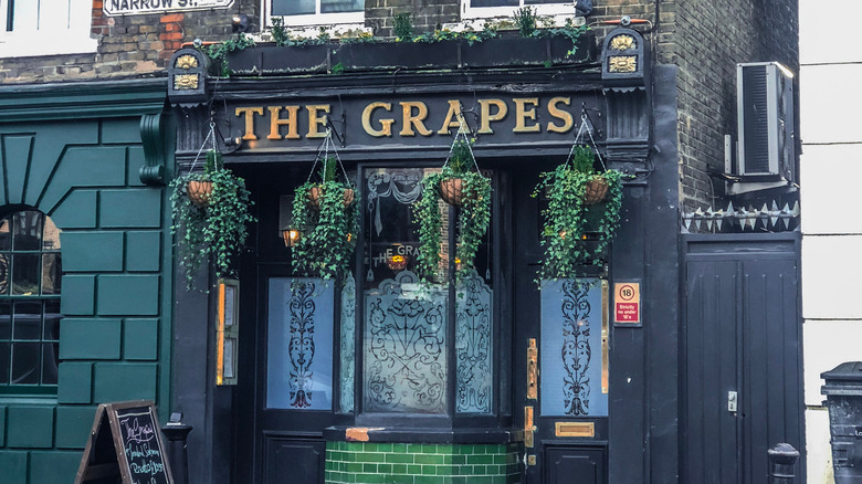 the grapes historic pub in london