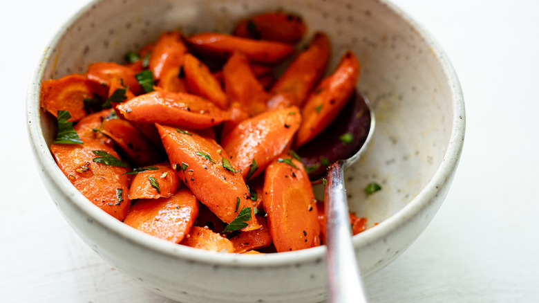 Honey-glazed carrots in bowl