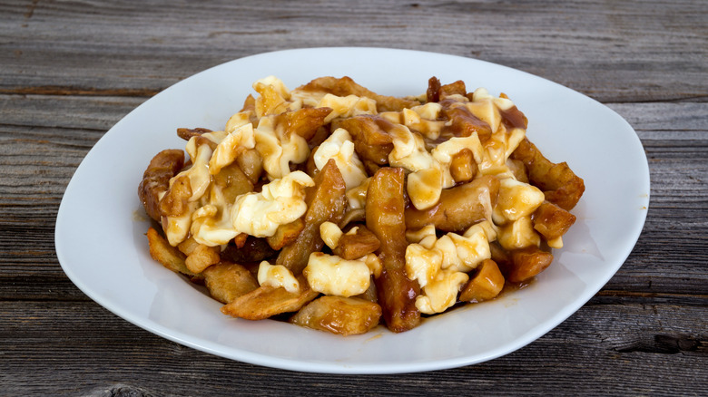 poutine fries with gravy