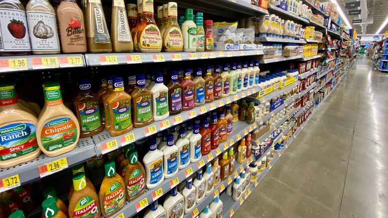 salad dressings at grocery store