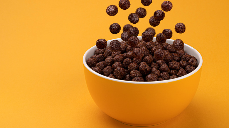 cocoa puffs chocolate cereal