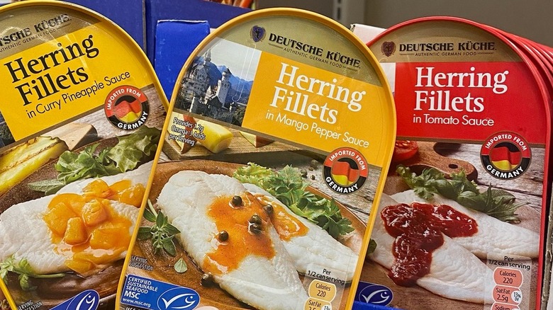 Different flavors of Deutsche Küche Herring Fillets