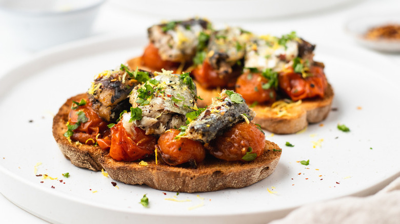 sardines on toast with tomatoes