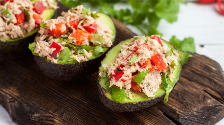 tuna avocado boats