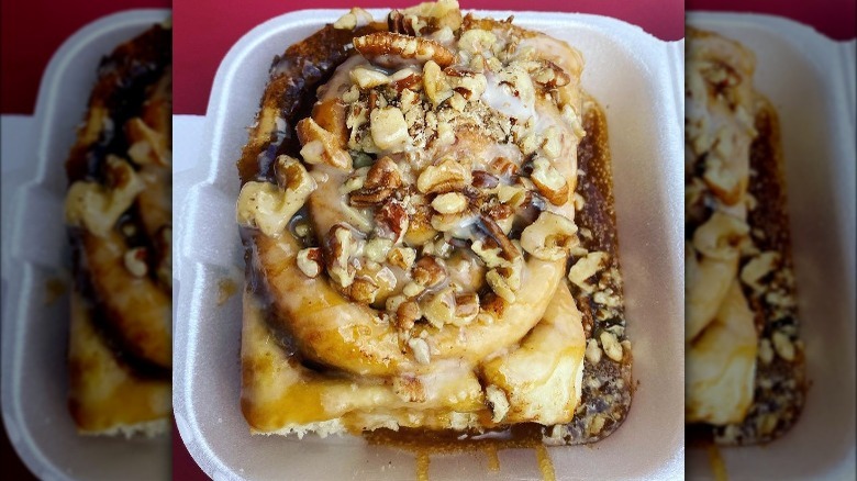 pecan cinnamon roll