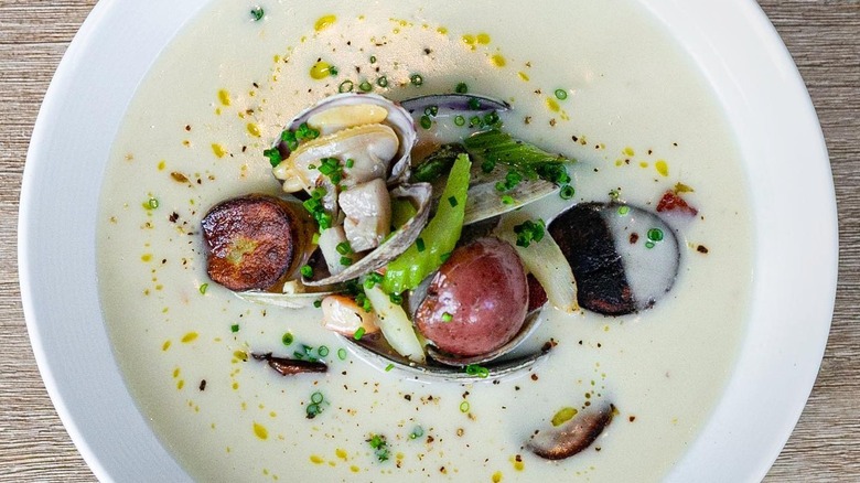 Clam chowder, Saltie Girl Boston