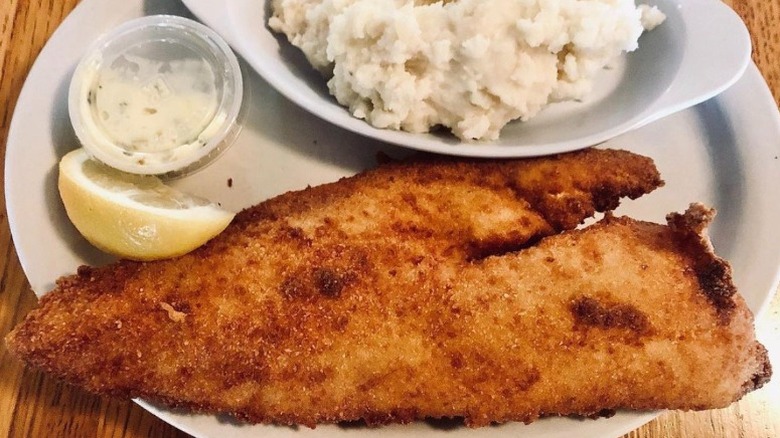 Fried fish with mashed potatoes