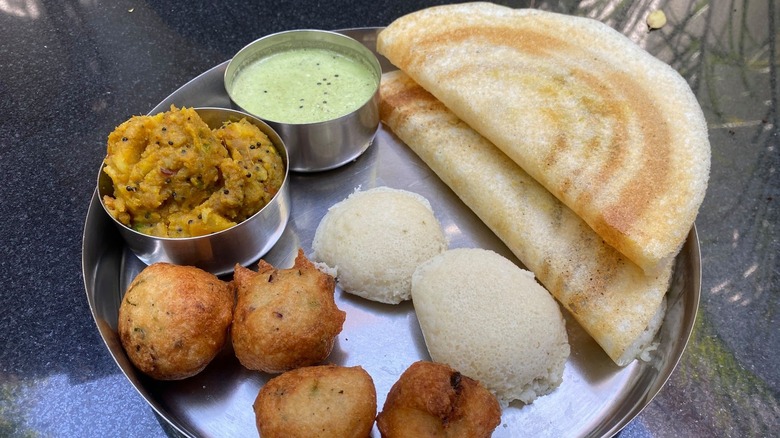 dosas on metal plate