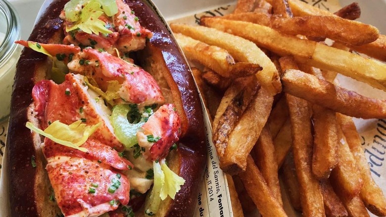 The Ordinary Restaurant South Carolina Lobster Roll 