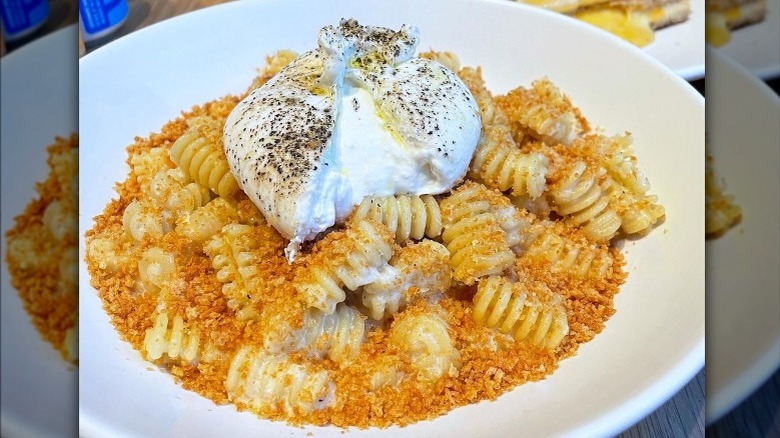 Murray's classic mac with burrata 