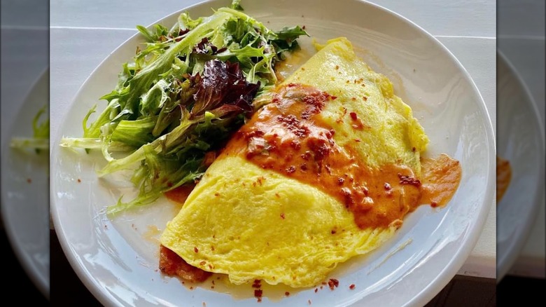 BLT omelet with lettuce