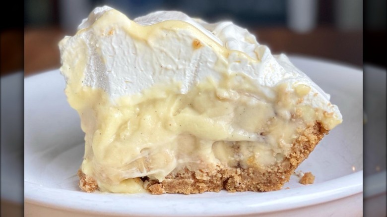 banana cream pie slice on plate