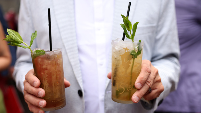 Mint Julep cocktails